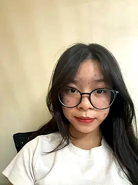 Snapshot of mau15_ chatting on October 23, 10:21 am mau15 online show from October 23, 10:21 am