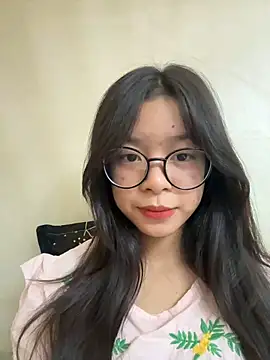 Snapshot of mau15_ chatting on October 22, 10:20 am mau15 online show from October 22, 10:20 am