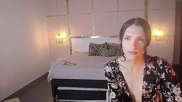 Snapshot of IsabelFernandez chatting on October 23, 3:45 am IsabelFernandez online show from October 23, 3:45 am