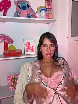 Julieta Duque online show from February 5, 1:08 am