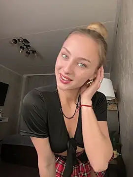 Mally Say online show from November 12, 8:40 pm