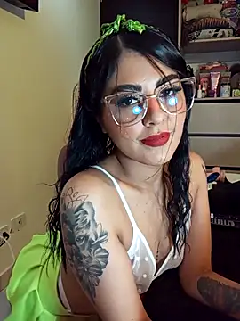 ValeNiitaLuv online show from November 21, 2:57 am