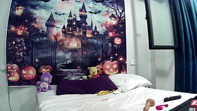 Snapshot of Catylandi1 chatting on October 23, 5:52 pm Catylandi1 online show from October 23, 5:52 pm