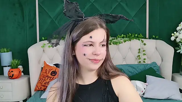 Akira Halls online show from October 31, 9:52 pm