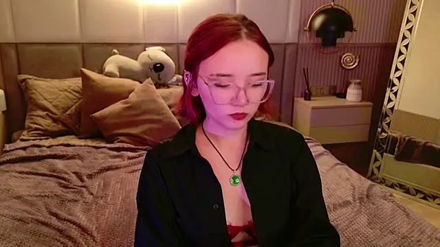 Silvia Lore online show from September 29, 5:45 am