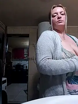 Mommygetnaughty online show from November 22, 11:29 pm