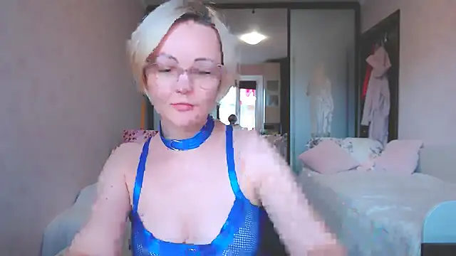 Sophie Crushxh online show from October 2, 12:32 pm