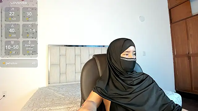 kalila latif online show from September 26, 3:48 am