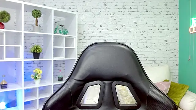 loaizalust online show from November 15, 5:36 pm