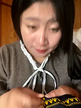 violet-00 online show from October 26, 1:01 am