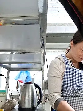 xuxulovezz online show from April 17, 12:24 am