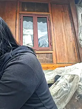 helenzz online show from December 3, 5:54 am