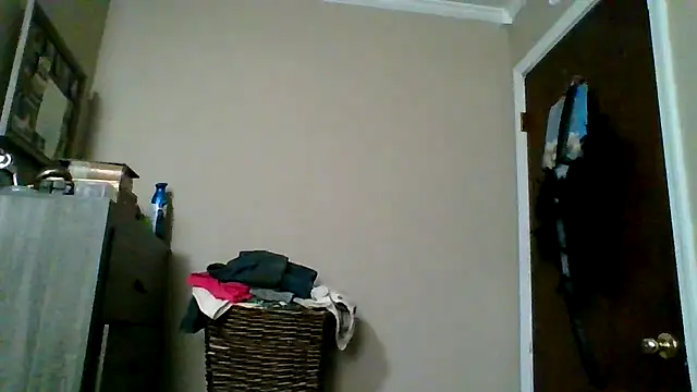 brunettebabexo3 online show from March 2, 11:21 pm