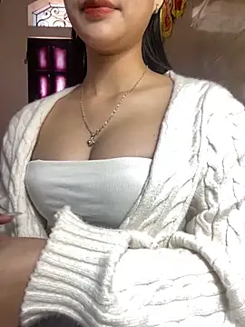 Linh247380 online show from December 17, 1:11 am