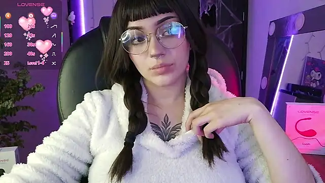 LesRose online show from October 21, 5:28 pm