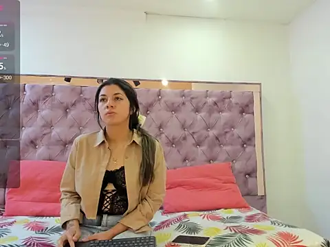 hanna wets online show from September 26, 12:14 pm