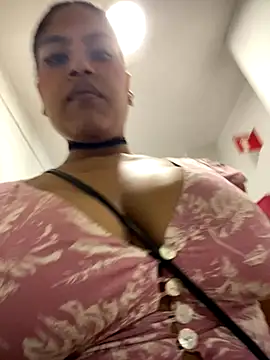 miiabrown18 online show from October 11, 3:33 am