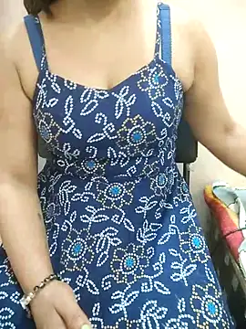 Fashion Queen online show from October 2, 10:20 am