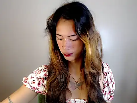 Snapshot of ashley_bombshell chatting on October 23, 8:15 pm ashley bombshell online show from October 23, 8:15 pm