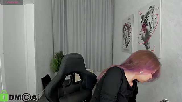 Al1ice Moures online show from October 27, 9:16 am