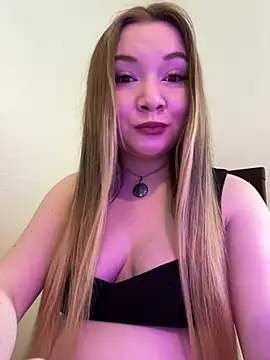 Amalie Smith online show from June 7, 7:37 am