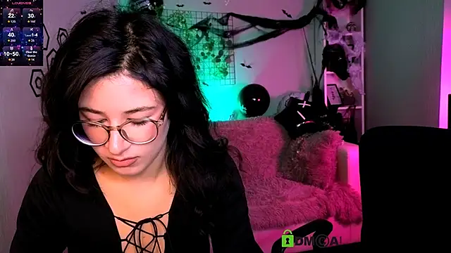 justcamila  online show from October 23, 11:38 am