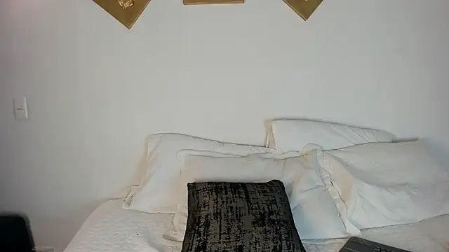 CharlottePetitte online show from October 17, 8:45 pm