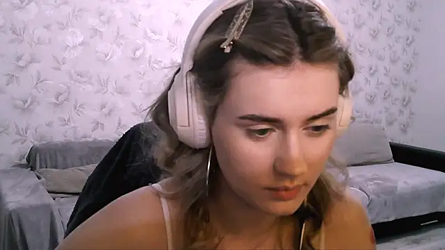 Snapshot of JerrieLoosle chatting on October 4, 5:39 pm JerrieLoosle online show from October 4, 5:39 pm