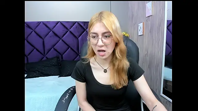 ChloeCampbell03 online show from November 28, 11:57 am