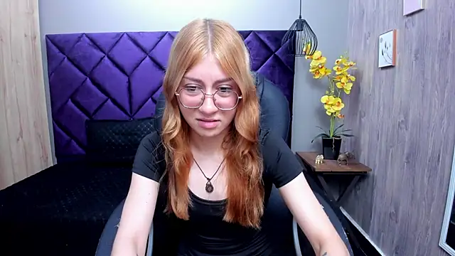 ChloeCampbell03 online show from October 20, 5:38 pm