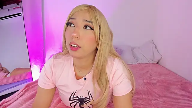 emily  walker online show from April 9, 3:31 am