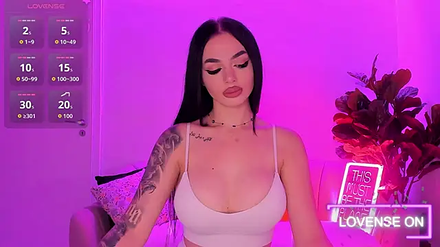 TiaBelle online show from October 1, 6:35 pm