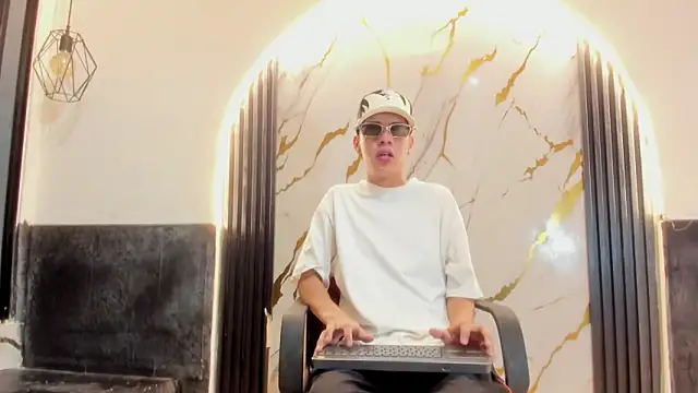 liam coleman25 online show from February 3, 6:00 am