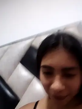 NileveSantanna online show from November 7, 1:33 am