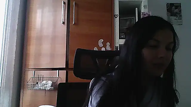 Lorivell online show from November 17, 2:29 pm