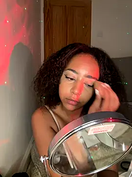 Snapshot of DarkFantisyxx chatting on October 8, 8:29 am DarkFantisyxx online show from October 8, 8:29 am