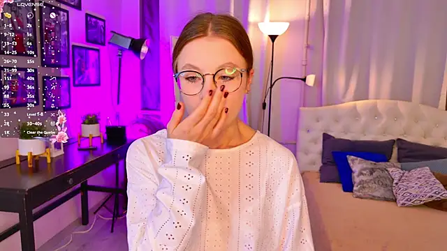 Bubblegum Babe  online show from October 19, 8:33 pm