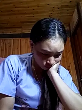 Snapshot of Phiny_xx chatting on October 31, 5:53 am Phiny xx online show from October 31, 5:53 am