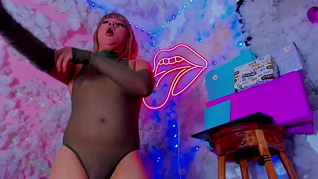 Tiffany deluxe online show from December 5, 3:24 pm