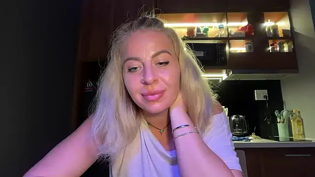 Miravynn online show from February 19, 6:18 pm