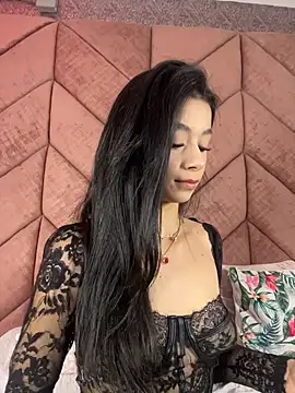 ChloeRosses online show from February 17, 3:39 am