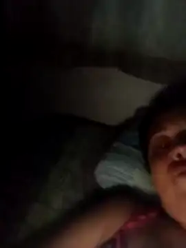 Snapshot of Crisribeiro chatting on October 29, 1:43 am Crisribeiro online show from October 29, 1:43 am