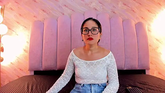 scarleth diamonn online show from October 31, 5:31 am