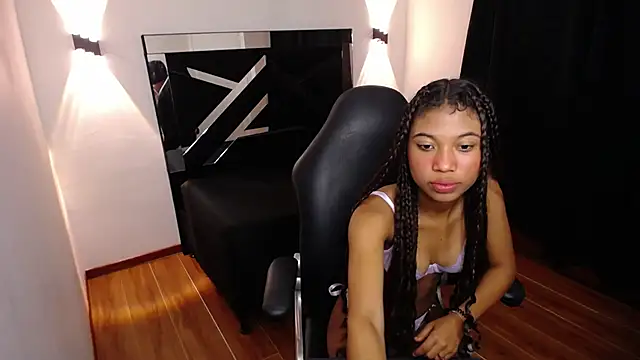 MarianaRojas  online show from October 29, 4:39 am