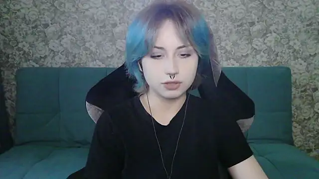 LeisaHopperstad online show from April 14, 2:17 pm