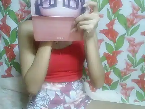 SweetPussie18x online show from January 14, 5:45 am