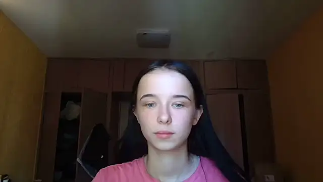 Emilia Light online show from June 1, 7:43 am