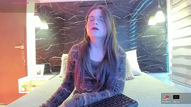 ZOE LE online show from March 9, 11:57 am