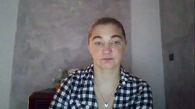 Snapshot of GoldenAngelMilf chatting on October 24, 7:15 am GoldenAngelMilf online show from October 24, 7:15 am