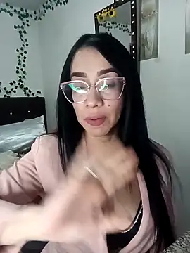 YaraDuartee online show from February 3, 12:54 am